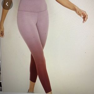 OLD NAVY Elevate Leggings, pink ombré medium